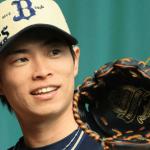 山岡泰輔投手
